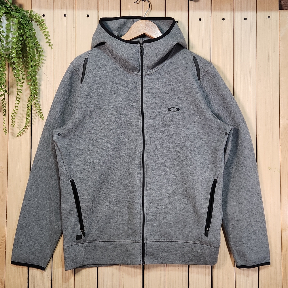 Oakley Mens Hoodie Tech Knit FZ.  Size L